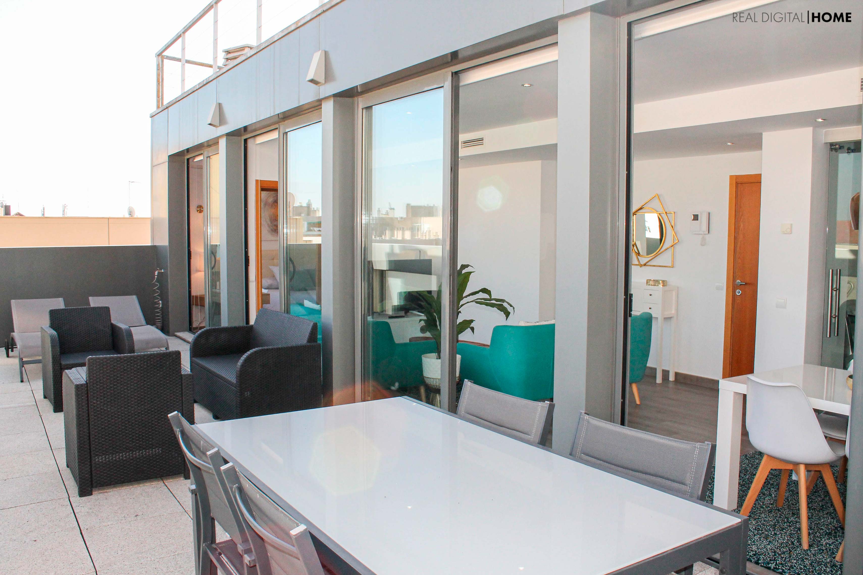 Espléndido ático con terraza de diseño